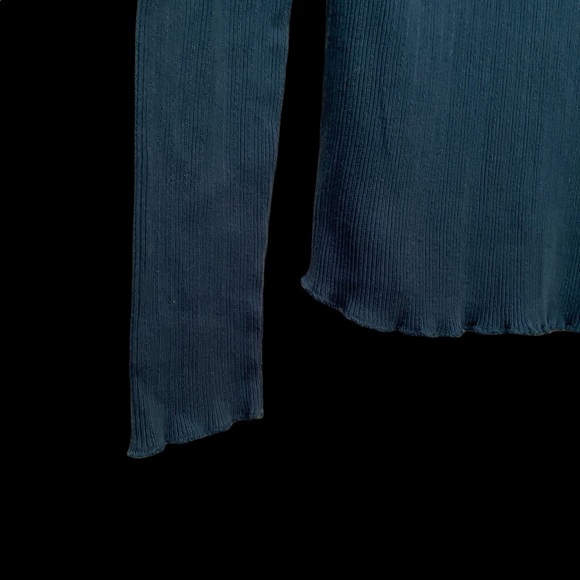 St. John’s Bay Long Sleeve Size Small - Picture 6 of 9